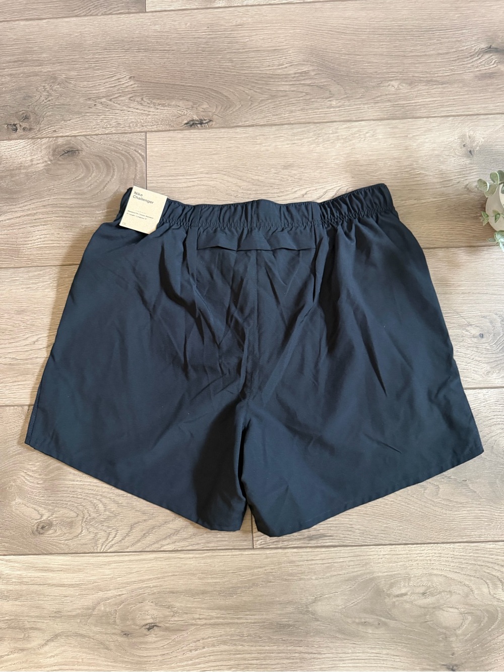 NWT Nike Men's Challenger Black Shorts with Elastic Waist Size Medium 5” Inseam - Picture 4 of 4